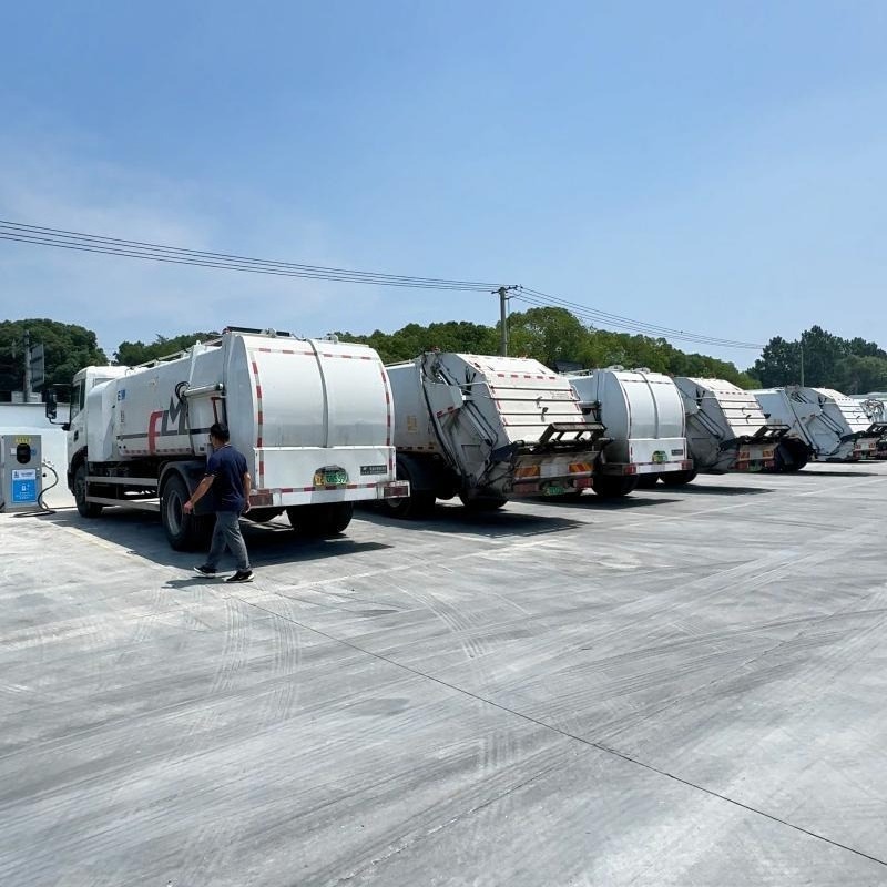 Truk berat komersial, truk log - Power Tools Logistics ulasan dan harga